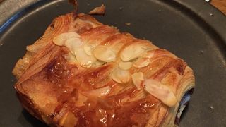 ハード系、デニッシュ系が豊富なリーズナブルなパン