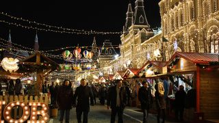 夏も冬も楽しめる赤の広場