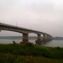 コンポンチャーム州のメコン川にて､きすな橋です｡
