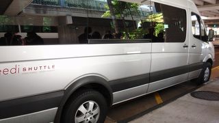 ワイキキまで直行してくれます。