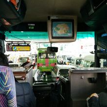 定期観光バス車内にて