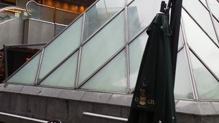 麻布警察署裏のビルです