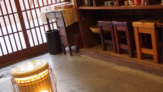 マスキングテープの並ぶカフェ。