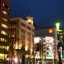 時計のある外観はあまりにも有名。