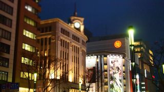 銀座のシンボル。1Fの時計売り場はまるで博物館。