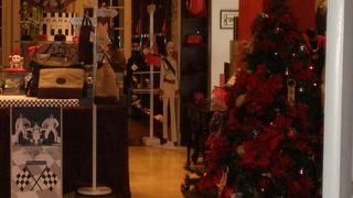 とてもセンスがいい品物が並んでいます