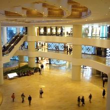 パシフィックプレイスのモール内部。