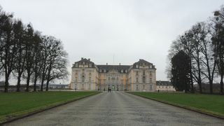 電車の時間を気にしながら