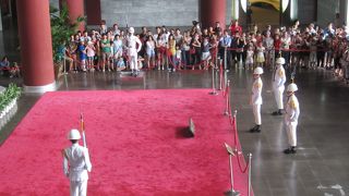 上から衛兵交代式が見れます。