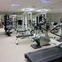 ホテルのジム。宿泊客は無料。プールもあり。