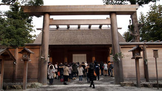 荘厳で厳粛な雰囲気がすばらしいです