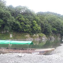長瀞渓谷と川下りの船