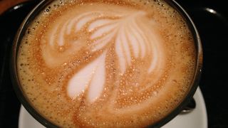 お洒落なカフェ～ラテアートのカプチーノが美味しい!