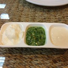 ディップソース３種。どれも美味しい