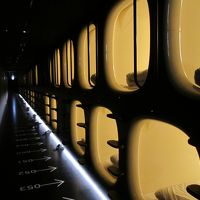 カプセルの入口はブラインドで閉めます。