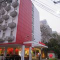 バンコク・アソ−クの、立地条件良好・綺麗・安価なホテル