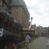 左側に見えるのがレストラン部分です。