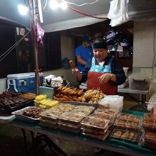 バナナの揚げ物だそうです。