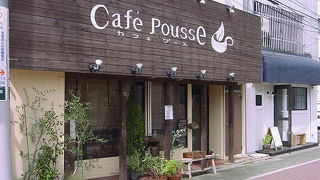 木の温もりを感じる外装です