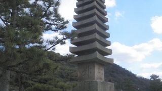 川中島にそびえる