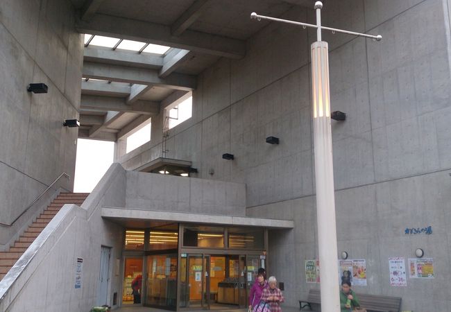 500円とリーズナブルで、広い施設