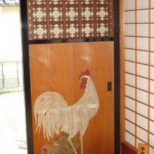 鶏鳴の板戸（けいめいのいたど）