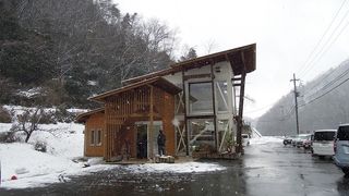 但熊の卵を使った新鮮なデザート