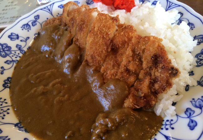 ランチにカツカレーをいただきました