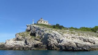 トレミティ諸島で最大の島　ホテルや美しいビーチを持っています♪