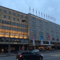 駅前から撮った外観・・・というくらい駅近です！