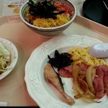 朝食バイキングで鶏飯