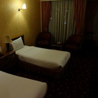 ベッドはちょっとくたびれた感じがあります