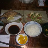 琉球定食（魚の唐揚げ、ゴーヤチャンプル、ご飯）