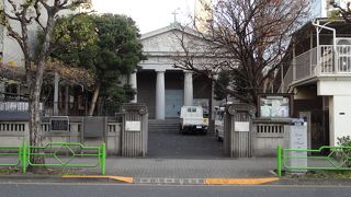 こじんまりとした歴史ある教会