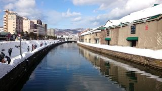 冬の街灯が幻想的で綺麗です