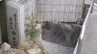 屋島の対岸牟礼町周辺に多数史跡は点在しています