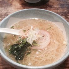 オーソドックスな塩ラーメン