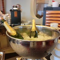 朝からシャンパン