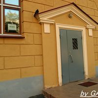 入り口ドアに看板がないので分からない。