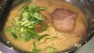 ラーメン大盛りまたは替え玉がサービス