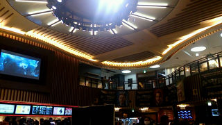 新宿のシネコンです