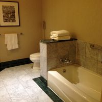 バスタブとは別にシャワーブースあり