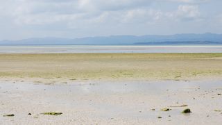 小浜島、西表島を望めるビーチ