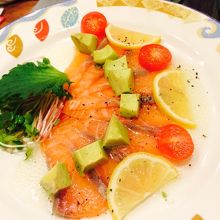 毎回いただく、カルパッチョ。とても美味しいです。