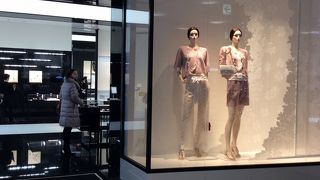 品揃えが豊富でウィンドーショッピングも楽しい！