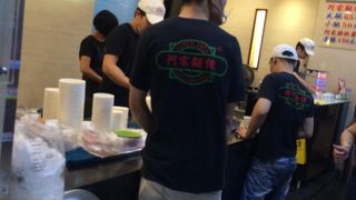 立ち食い屋台で人気の麺線