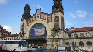 歴史ある建物の残る駅。