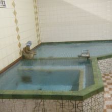 浴室はきれいです。