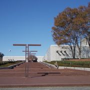 うわものの印象とは逆の巨大博物館