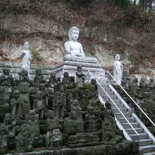 大石仏と羅漢像